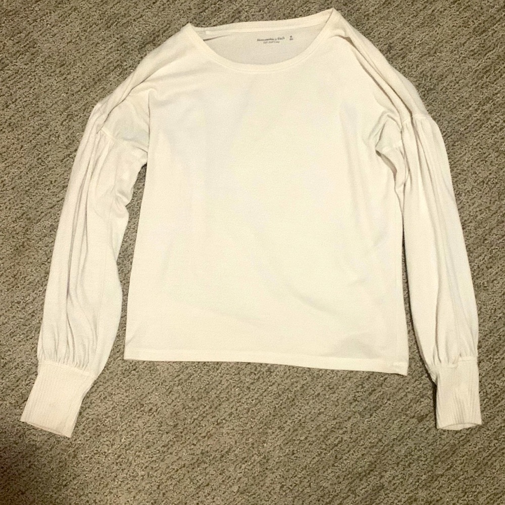 Abercrombie soft long sleeve with ruched sleeves